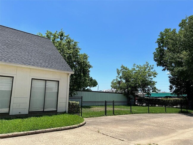 Foto del edificio - 2605 Potomac Dr