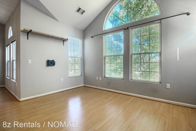 Building Photo - 2 br, 2 bath House - 3992 S Carson St  #203