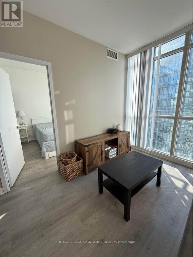 Photo du bâtiment - 15 Iceboat Terr