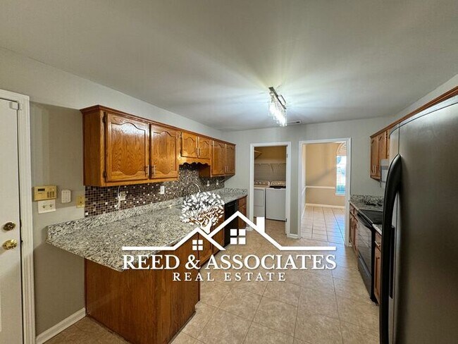 Building Photo - 3 Bedroom + Bonus in Collierville!