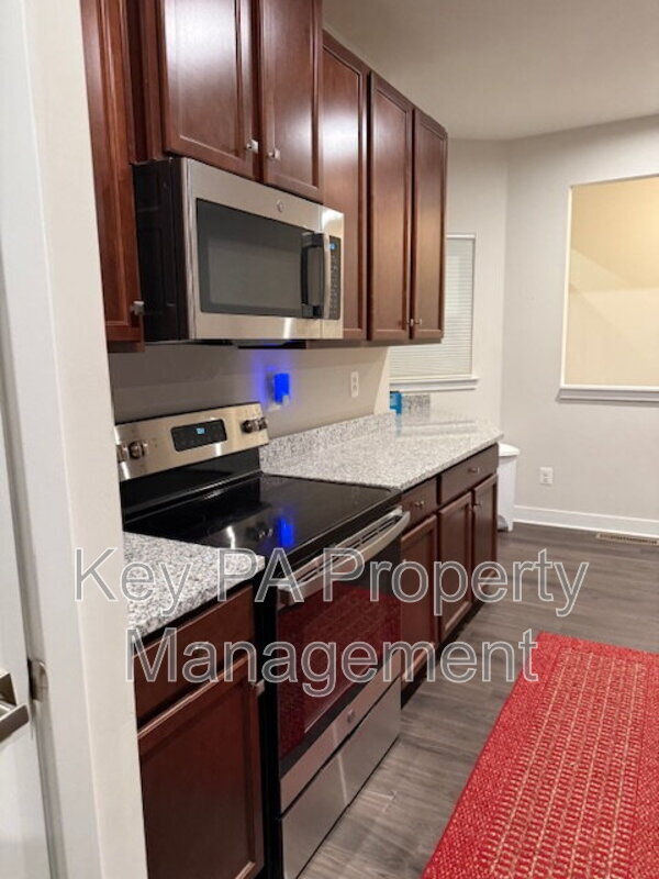 Foto del edificio - 659 Thomas Penn Dr