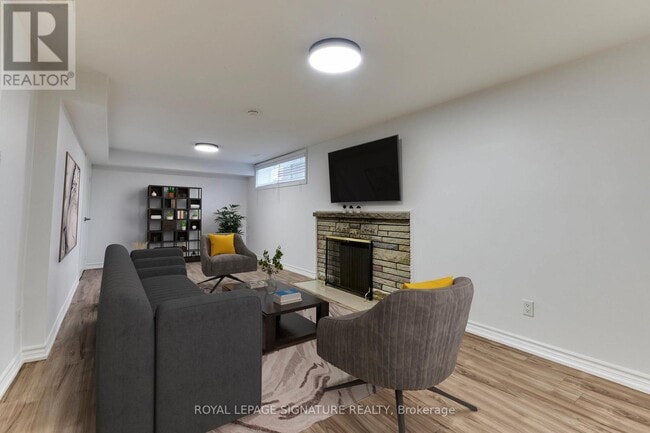 Building Photo - 43 Meadowacres Dr