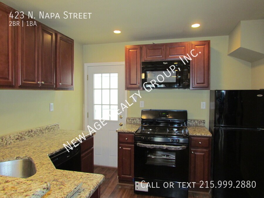 Foto principal - Two Bedroom house at 423 N. Napa Street
