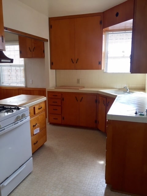 Building Photo - 2 bedroom 1 bath house for rent in Talmadge!
