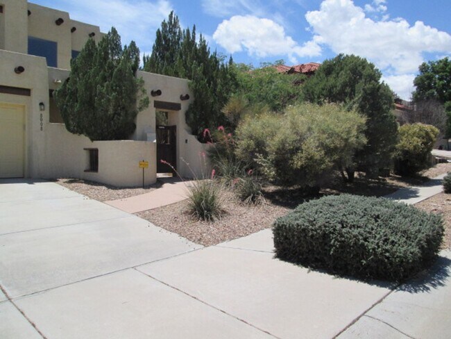 Foto del edificio - (4) Beds & (3) Car Garage