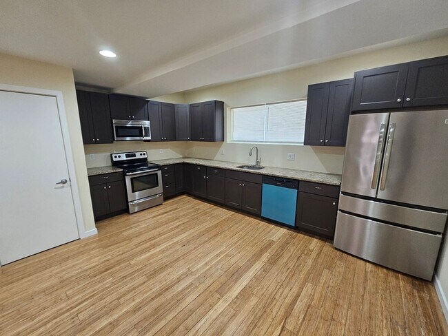 Building Photo - 2030 E Dauphin St