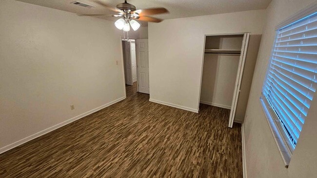 Foto del edificio - 513 Woodrow St NE