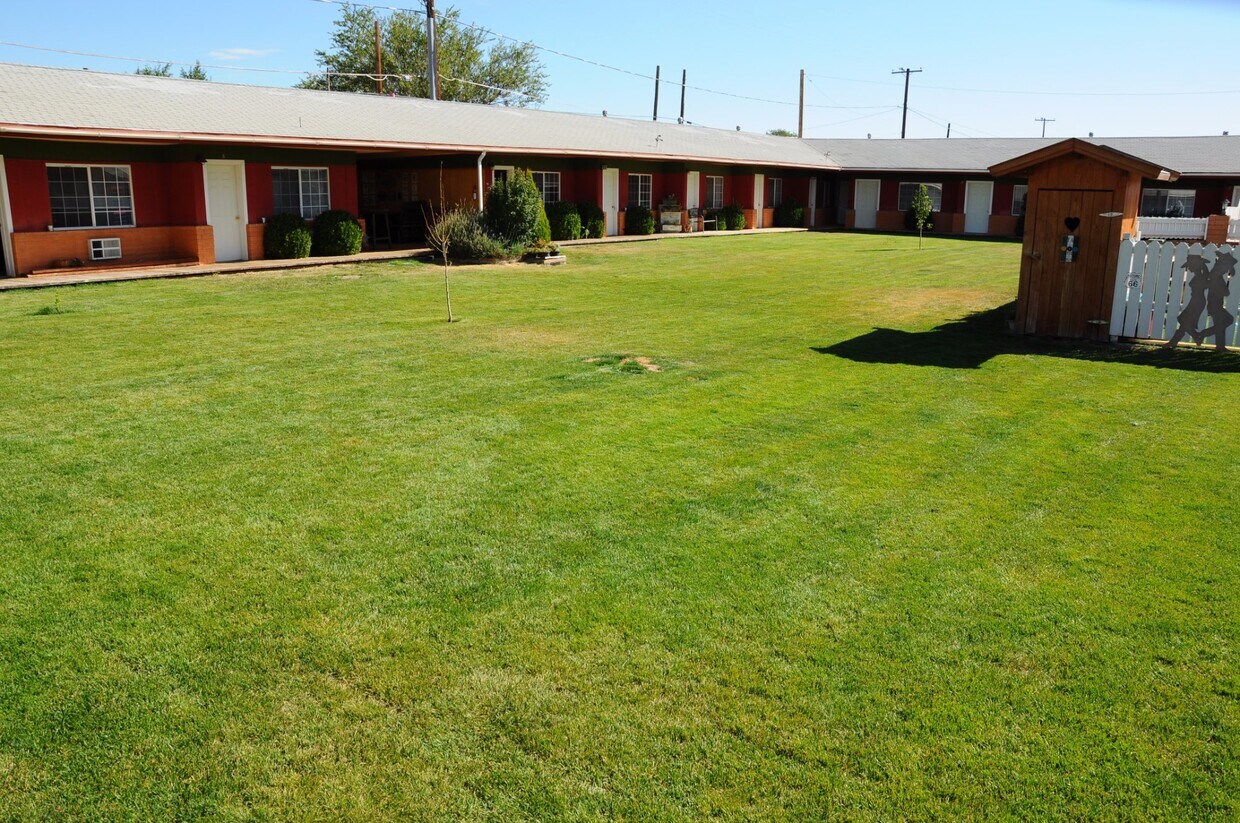 902 W Hopi Dr Unit 3, Holbrook, AZ 86025 Apartments in Holbrook, AZ