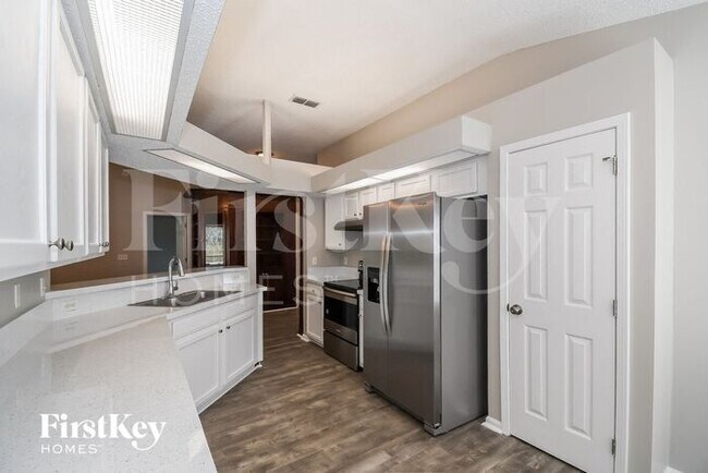 Building Photo - 10785 Las Colinas Way