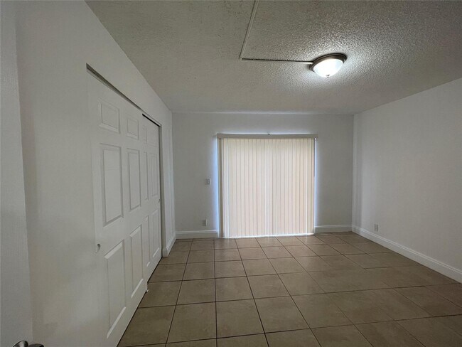 Building Photo - 11366 Royal Palm Blvd
