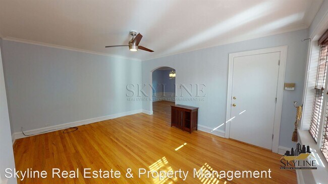 Building Photo - 1311 Monroe St