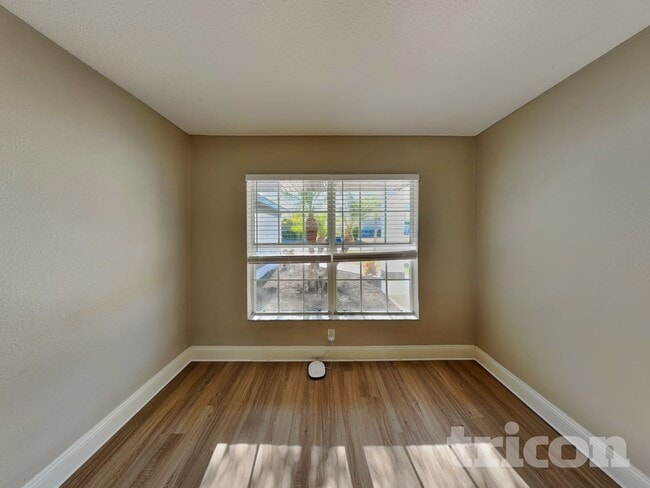 Building Photo - 8606 Lisa Blvd