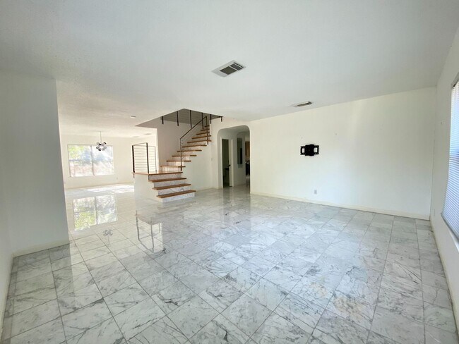 Foto del edificio - 9726 Mid Walk Dr