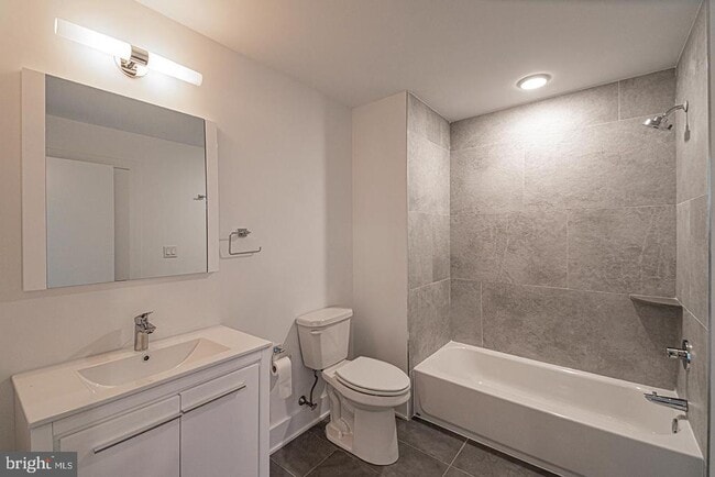 Building Photo - 1524 South St