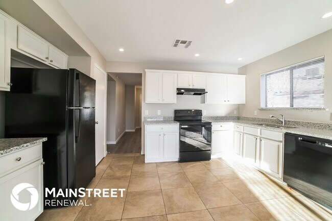 Foto del edificio - 8425 W Highland Ave