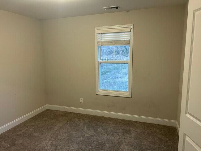 Foto del edificio - 644 Barlow Rd