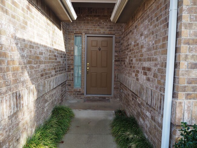 Foto del edificio - 2 Bedroom - 2 Bath in Robson Ranch