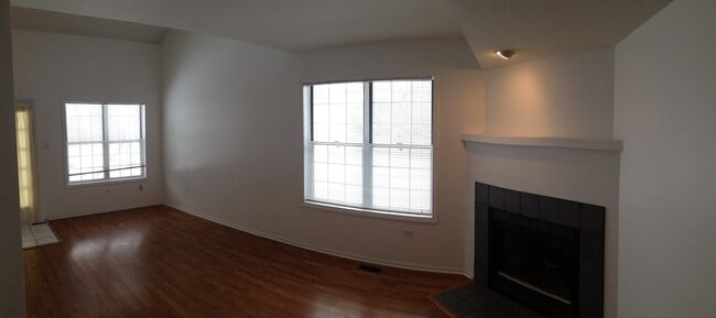 Building Photo - 3527 Frontenac Ct