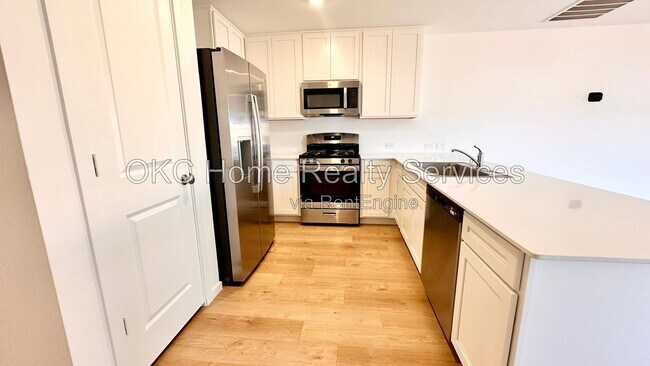 Building Photo - 20404 Deer Creek Dr