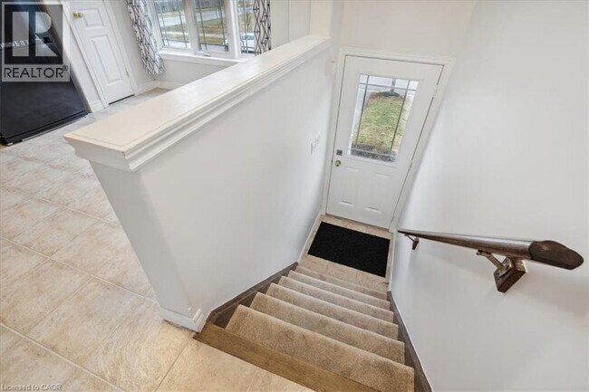 Photo du bâtiment - 65 Willow Ln