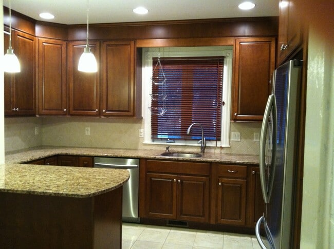 Building Photo - 87-2 Florence St