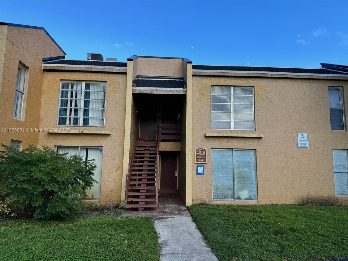 Foto principal - 4519 Treehouse Ln