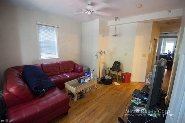 Building Photo - 137 Chiswick Rd