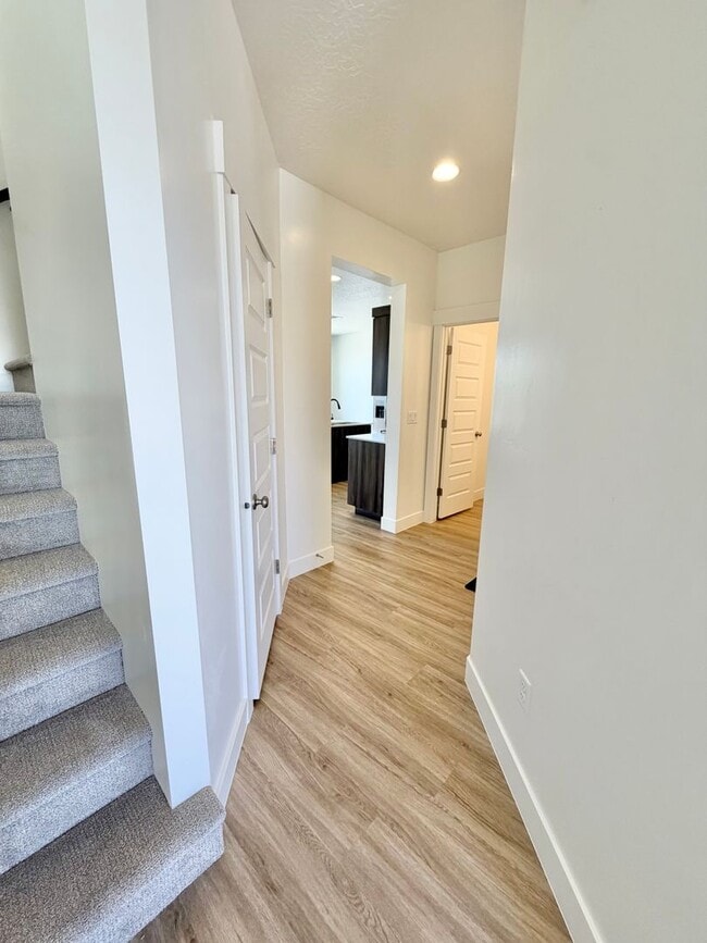 Building Photo - Beautiful 3 bed 2.5 bath Home!