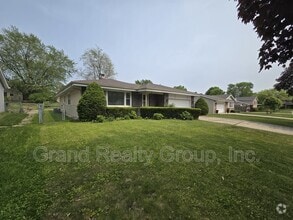 Building Photo - 531 Evergreen Ct