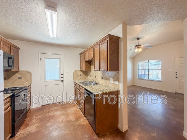 Building Photo - 5406B Developer Ct