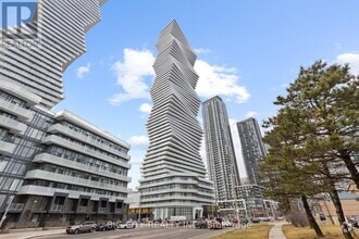 Building Photo - 3900-3900 Confederation Pkwy