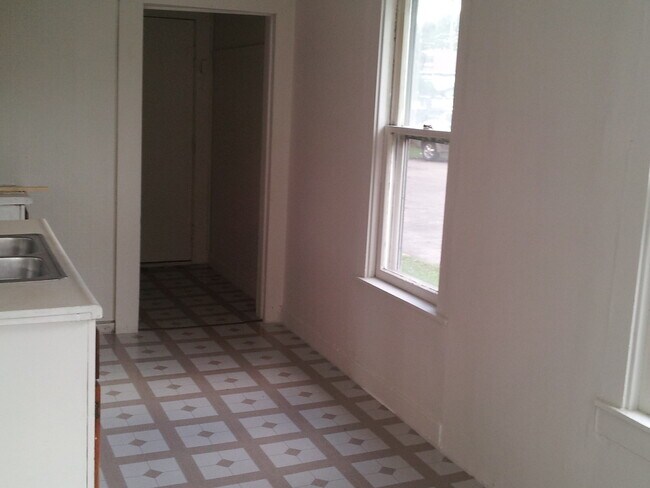 Foto del edificio - 859 Royce Ave