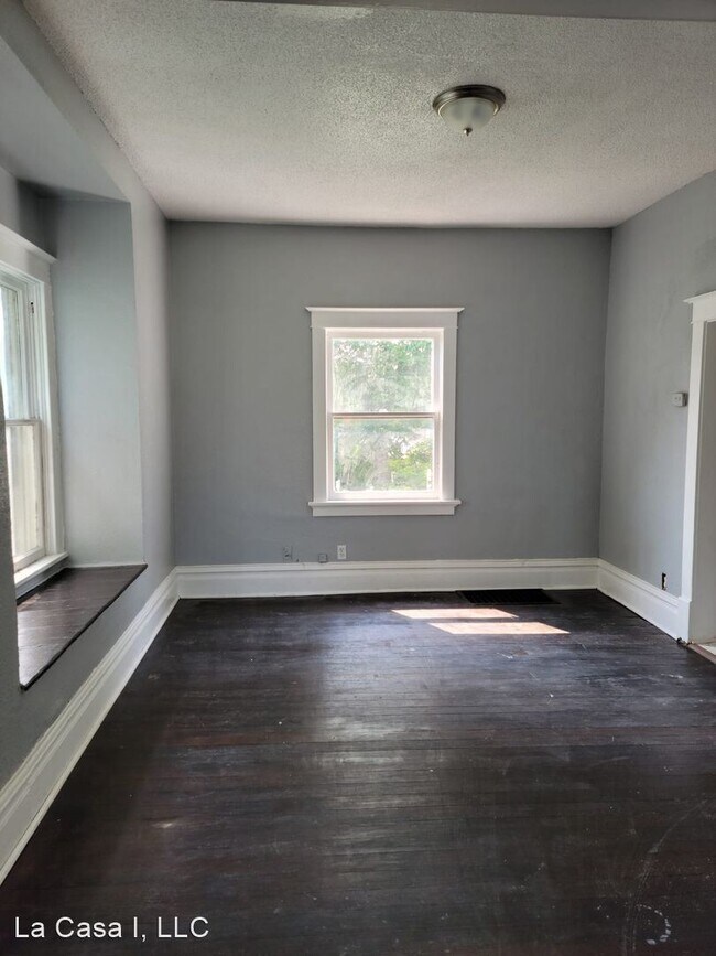 Building Photo - 2 br, 1 bath House - 1028 Bennington Ave