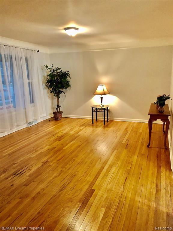 Foto del edificio - 14917 Fairway St