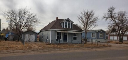 Building Photo - 827 Douglas St