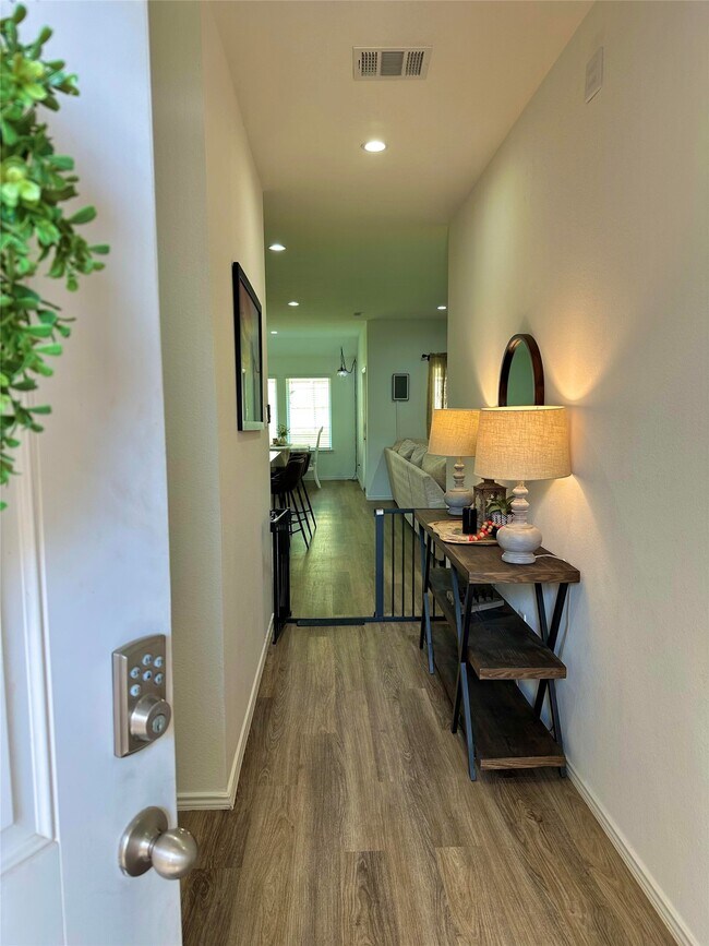 Building Photo - 21521 Starry Night Dr