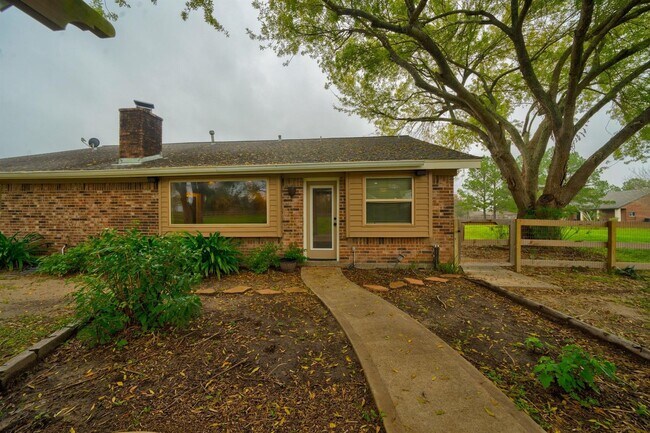 Foto del edificio - 2703 County Rd 962
