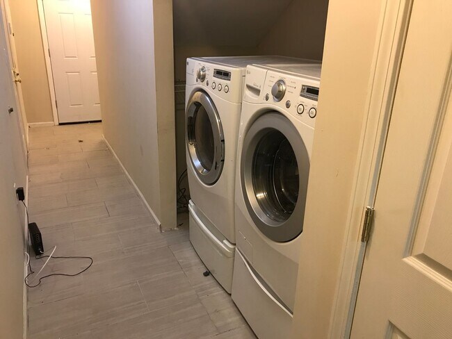 Foto del edificio - 615 N 44th St