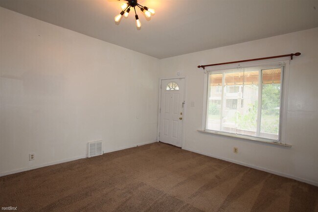 Building Photo - 3 br, 2 bath House - 628 Ashland St