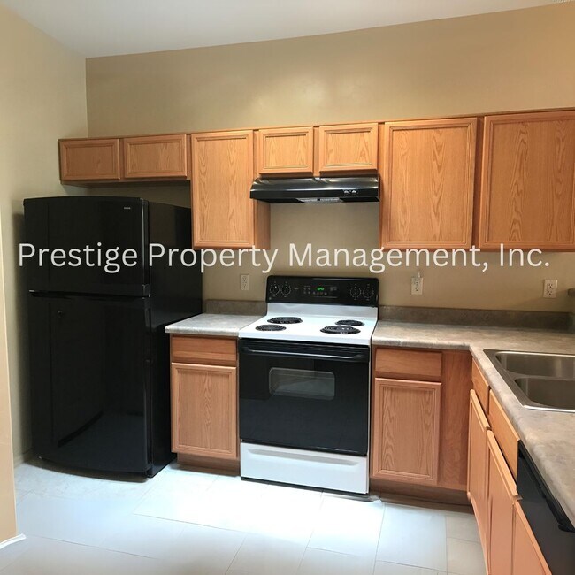 Building Photo - Super Cute 2Bd/2Ba Green Valley Home!!