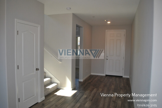 Foto del edificio - Great location in Rocklin, 5 Spacious Bedr...