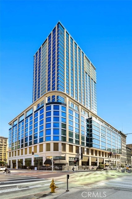 Building Photo - 400 S Broadway