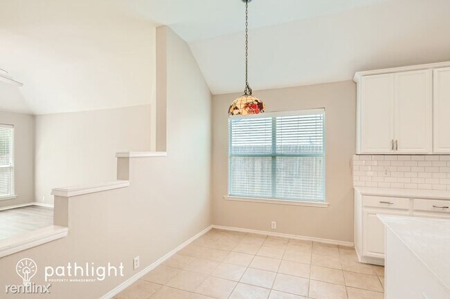 Building Photo - 3 br, 2 bath House - 5814 Blue Oak Dr UNIT