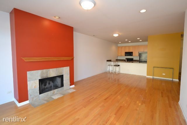 Building Photo - 1555 W School St