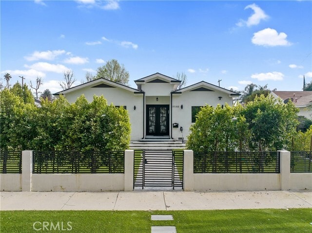 Building Photo - 19148 W Oxnard St