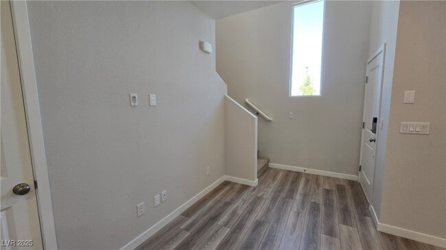 Building Photo - 988 Gearus Pl