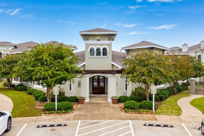 Oficina de arrendamiento - The Reserve at Towne Crossing