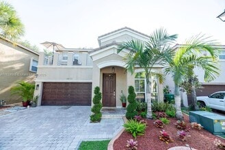 Building Photo - 4832 SW 159th Ave