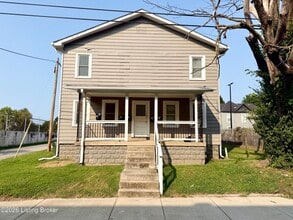 Building Photo - 121 E 14th St