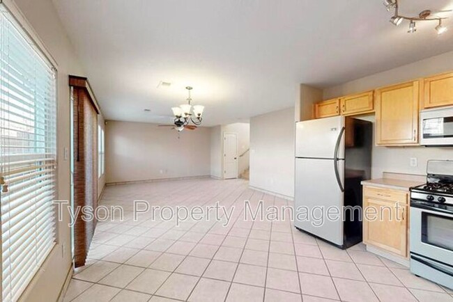 Foto del edificio - 3458 Mountainside Pkwy NE